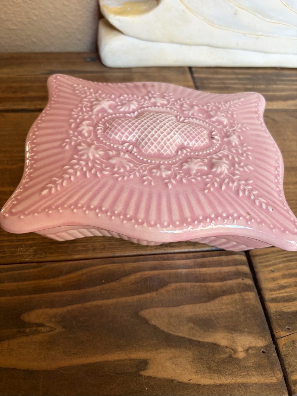 Vintage Ceramic Light Pink Detailed Trinket Box